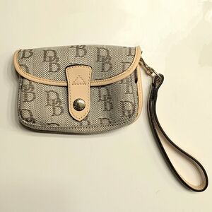 Dooney & Bourke Gray Wristlet